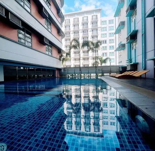 House Of B&y At 101 Newport Across Naia T3 Apartment *
