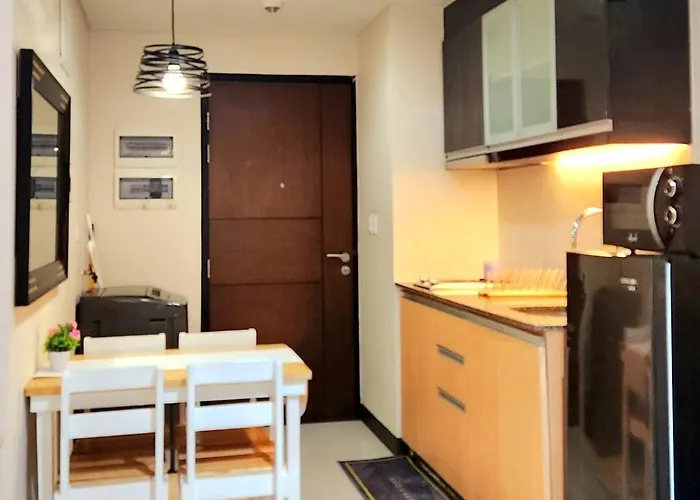 House Of B&y At 101 Newport Across Naia T3 Apartment *
